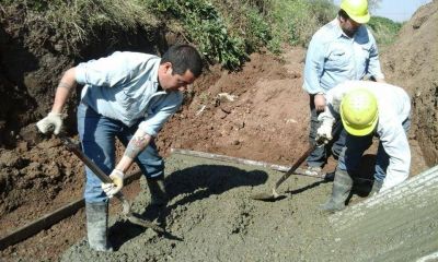 Entuban canal en calle Fern�ndez Bicocca
