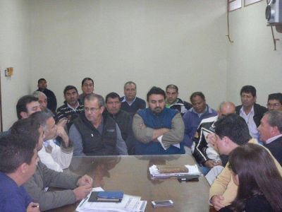 Hoy se reanuda el di�logo con los taxistas metanenses