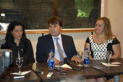 Denuncian que municipios de Cambiemos se hacen �favores� y se �reparten los �oquis�