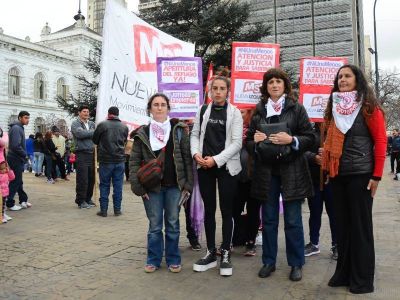 Agrupaciones de izquierda exigieron la creaci�n de refugios para mujeres v�ctimas de violencia