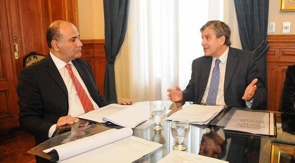 Jueces santiague�os renuncian tras una denuncia de Tucum�n