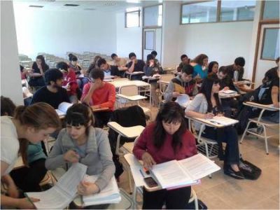 Inscripciones abiertas para acceder a becas secundarias y universitarias