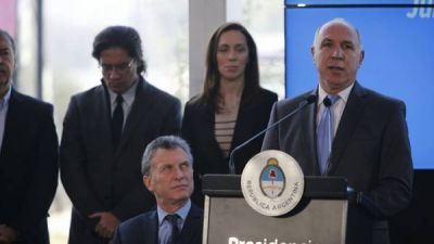 Tras la tensi�n por tarifas, Macri y Lorenzetti intercambiaron gui�os