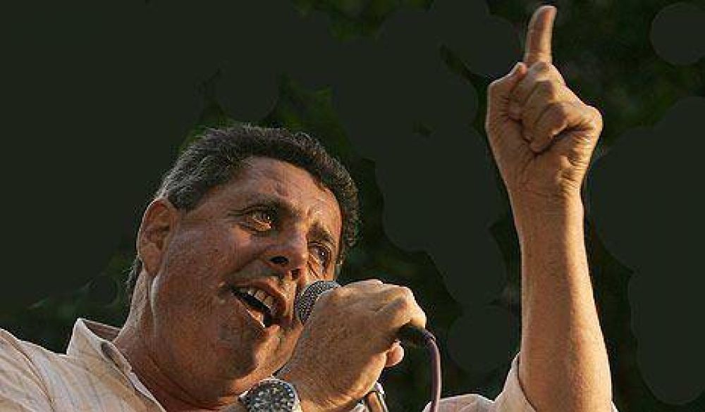 Para De Angeli, el Gobierno quiere "enfrentar al campo" 