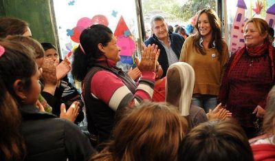 Malena Galmarini visit� un comedor en Pilar: 