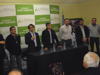 Provincia y Municipio entregaron escrituras a vecinos en Villa Tesei