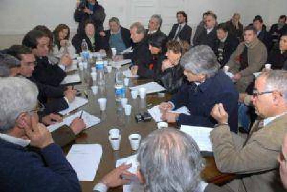 El PJ espera tener el aval del PD para ganarle al cobismo la puja por las casas