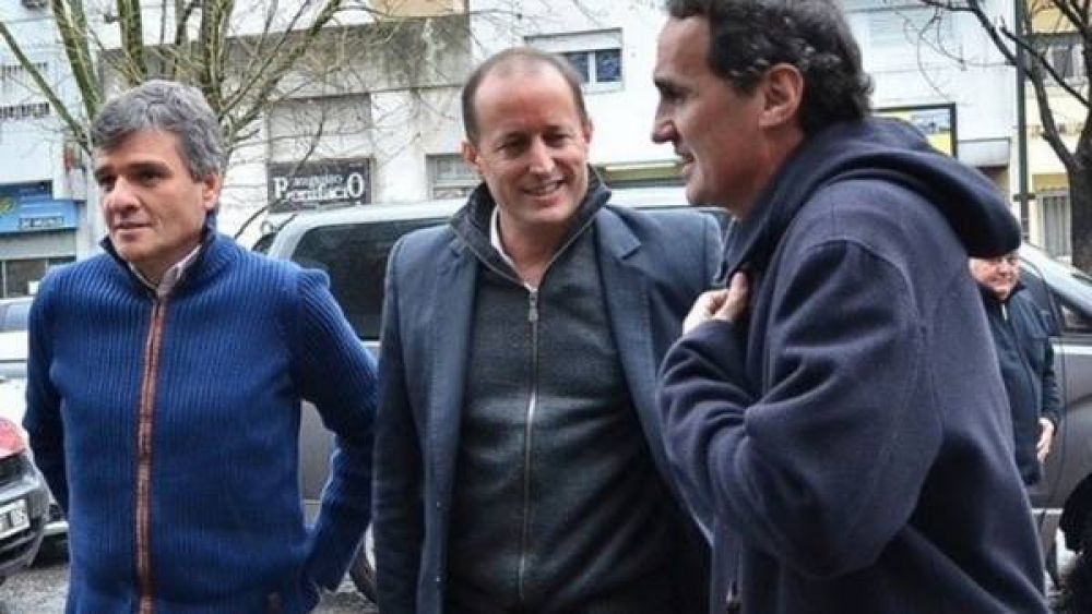 Gobernadores e intendentes arman un polo de poder paralelo en el PJ