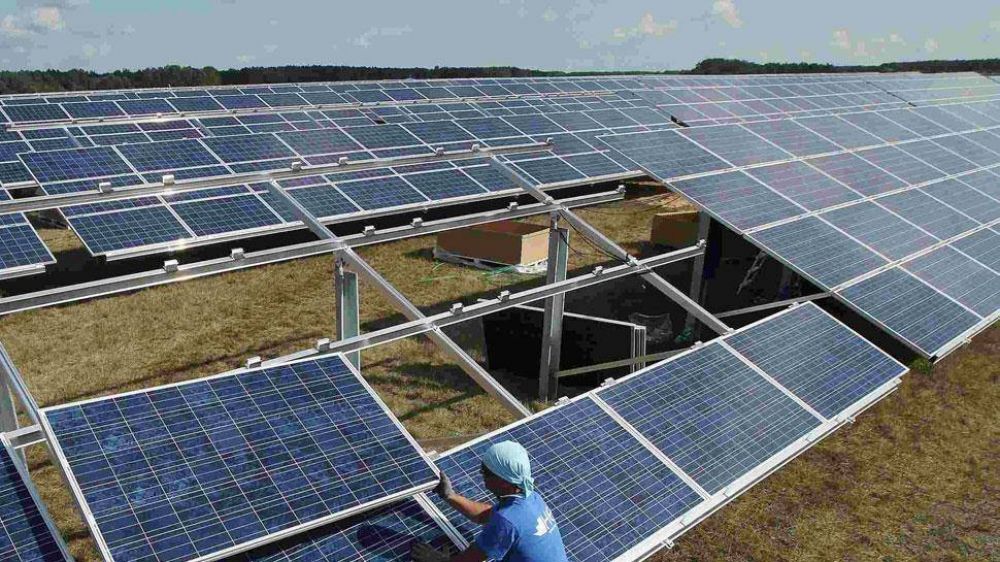 Diez empresas en puja para instalar parques fotovoltaicos en la provincia