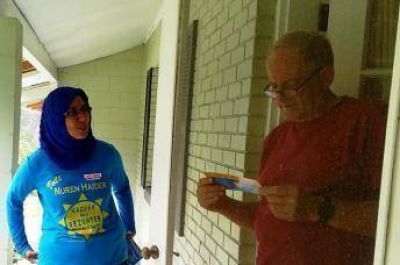 Candidata musulmana de Orlando desaf�a la islamofobia puerta a puerta