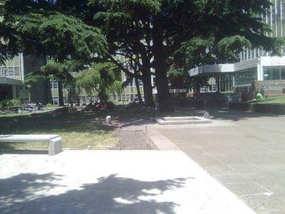 Obstrucci�n de desag�es ba�os Facultad de Psicolog�a 