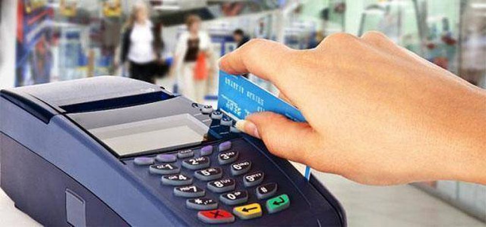 Comerciantes, a favor de regular la comisi�n de las tarjetas de cr�dito