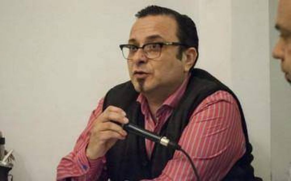Roberto Leonis: �Gray est� faltando a la verdad�