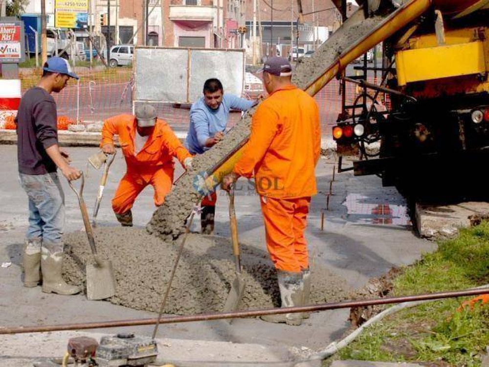 Reparan los baches de dos arterias