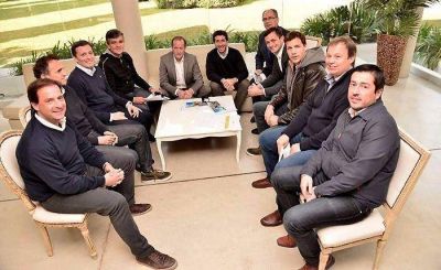 El peronismo �renovador� convoca a una reuni�n sin Gioja ni Scioli