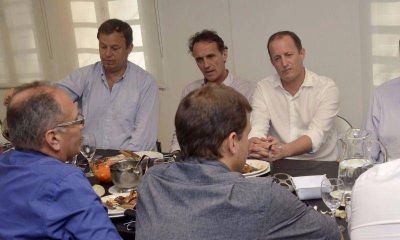 Divisi�n de municipios: intendentes del PJ discuten una estrategia com�n