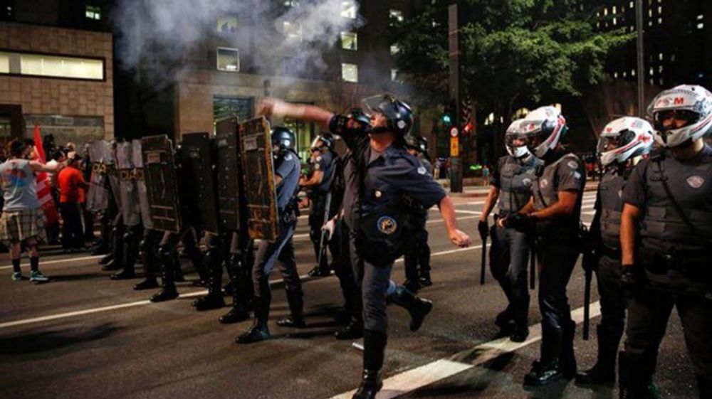 Fuego, gases y detenidos en Brasil: a horas de la votacin en el Senado, partidarios de Dilma Rousseff chocaron con policas