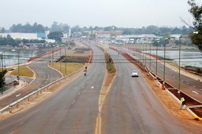 Inauguran nuevos puentes sobre el arroyo Zaim�n