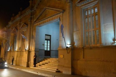 M�s voces se suman a favor y en contra del proyecto reformista