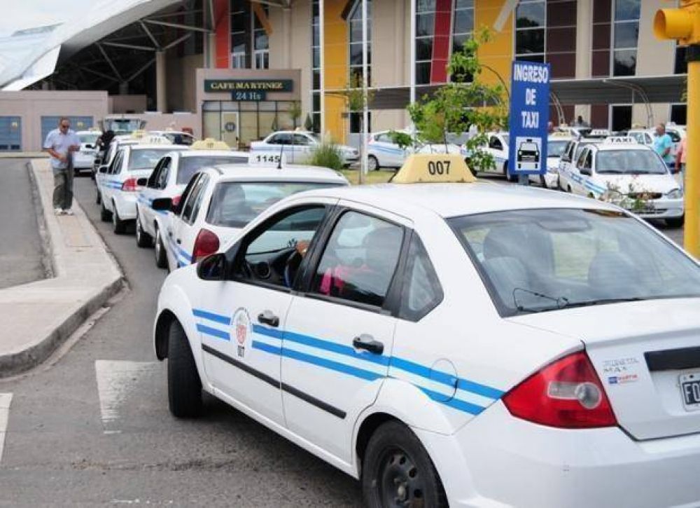 Admiten que la demanda de taxis cay un 30% tras la suba tarifaria