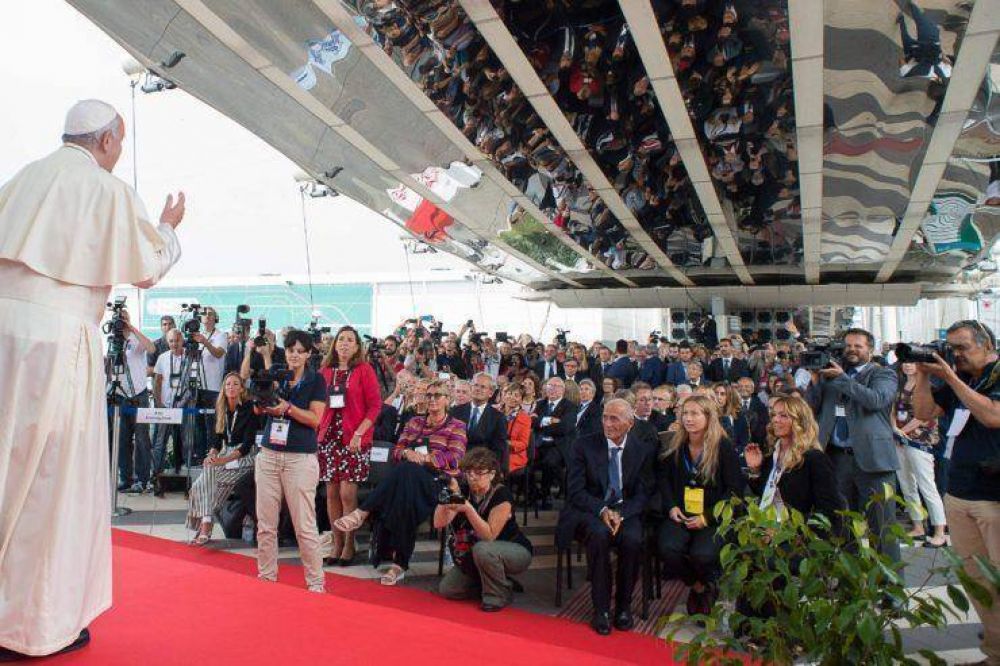 El Papa invita a los m�dicos a �buscar la verdad� en �el misterio de la existencia humana�