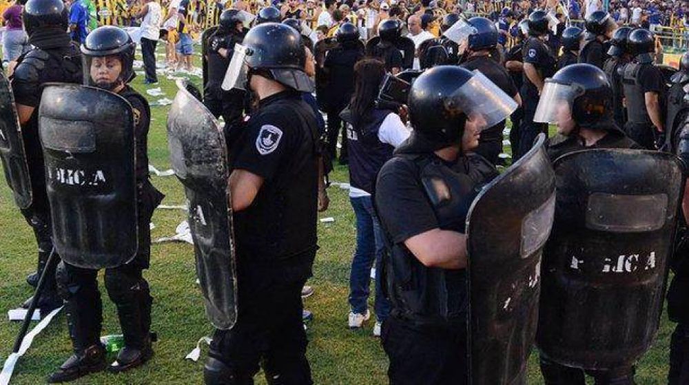 Afectaron unos 1.000 polic�as para el operativo de seguridad en el partido de Argentina y Uruguay