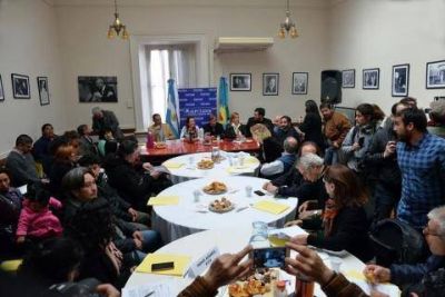 Le apuntan al ministro Sarqu�s por la nueva ley de fumigaciones: �Debe hacerse cargo�