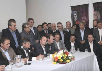Gobernadores e intendentes apuestan por la renovaci�n del Partido Justicialista