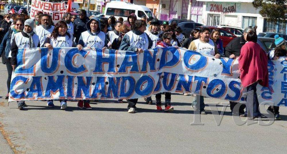 Seg�n Naci�n, los sueldos docentes de Santa Cruz volvieron a ser los m�s altos del pa�s