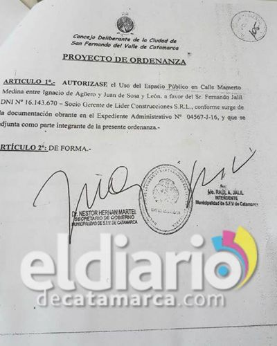 Mir� c�mo el intendente Ra�l Jalil autoriza a su propio hermano a realizar el cuestionado puente