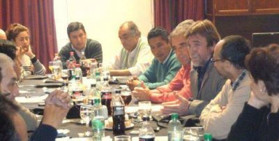 Ministro Rizzotti detall� plan de obras en ejecuci�n