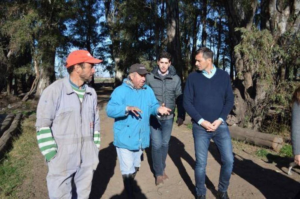 El intendente Bucca visit� el emprendimiento productivo de la familia Gar�n