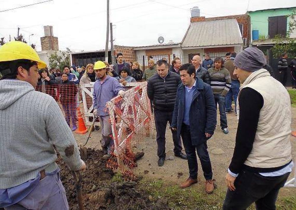 Nardini: �Para 2017 vamos a tener 40% de cloacas en todo el distrito�