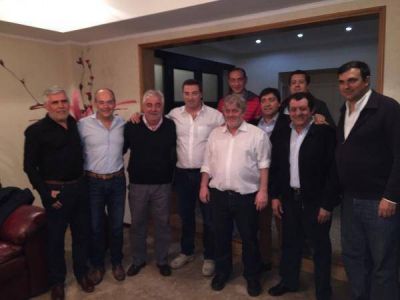 Intendentes de la sexta secci�n con Gustavo Vera