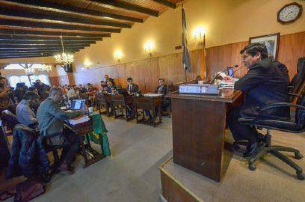 Concejo Deliberante: Avanza la propuesta de empresa estatal para el servicio de colectivos
