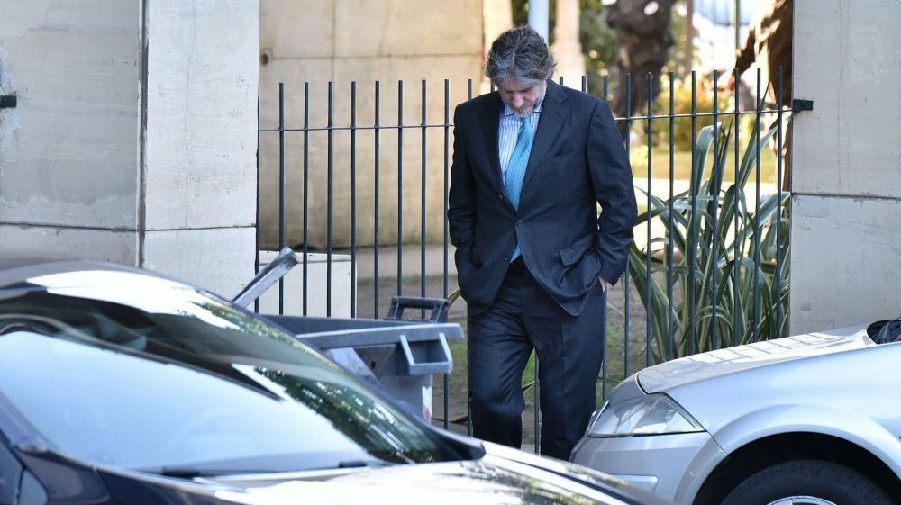 Amado Boudou, procesado por la compra de autos de lujo en Econom�a