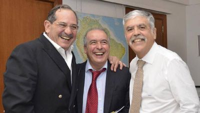 Acusan a Alperovich, Jos� L�pez y De Vido de quedarse con plata de obras