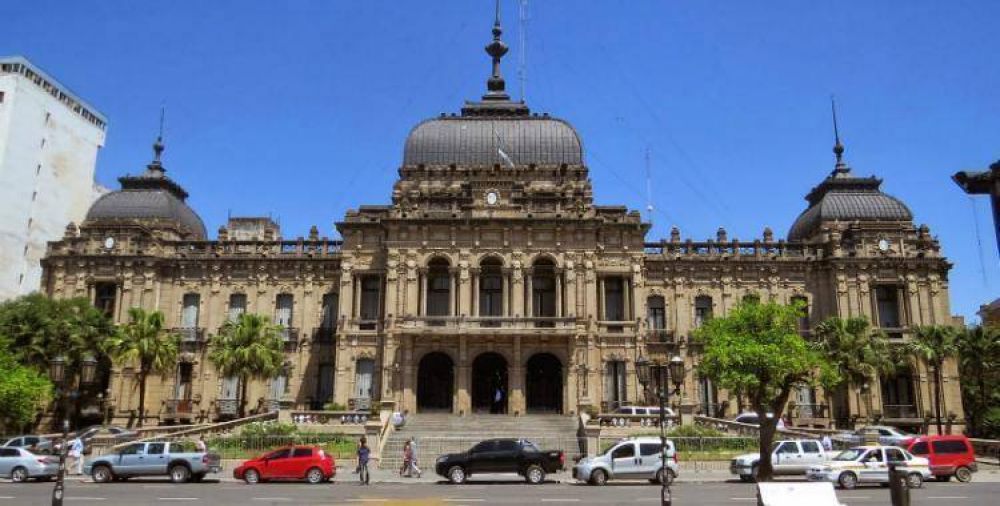 La denuncia por defraudaci�n millonaria al Gobierno tucumano fue ampliada a cinco personas m�s