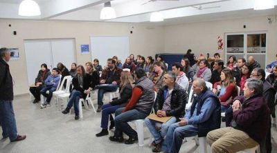 Reuni�n en el CIC por lotes Procrear