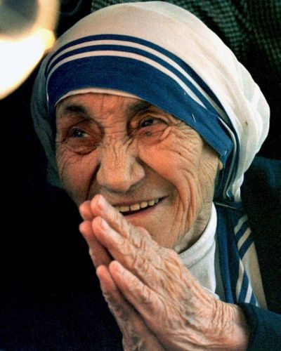 Teresa de Calcuta, la santa que se sentía “pequeña” y no sabía por qué Dios la había elegido