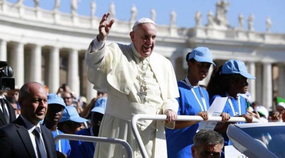 Papa Francisco: No es digno de un cristiano �pasar de largo� frente a la pobreza