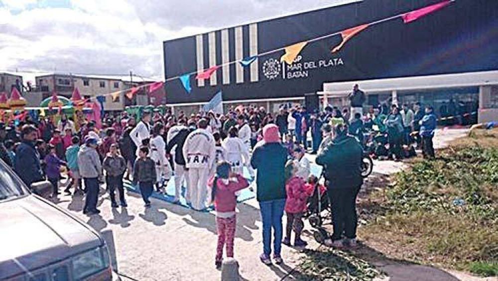 Accin Marplatense reclama la apertura del Polideportivo con los chicos del barrio