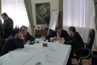 Anunciaron la construcci�n de la c�rcel de Sevign�