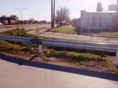 Alem y G�emes: el municipio coloc� guardarrail en la rotonda
