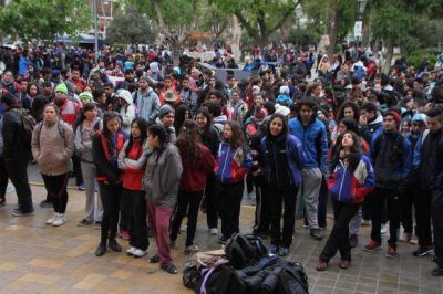 Pese al fr�o, unos 5 mil j�venes peregrinaron a Ceferino Namuncur�