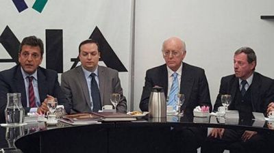 Sergio Massa visit� la DAIA y propuso 