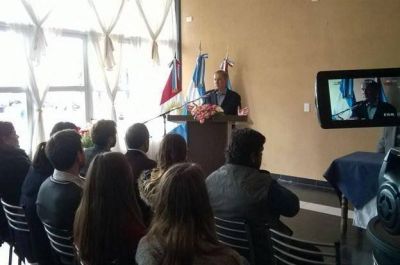 Schiaretti visit� Serrano y firm� acuerdo para entregar 50 terrenos en la localidad