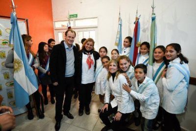 Naci�n, provincia y la Uocra formaron un 