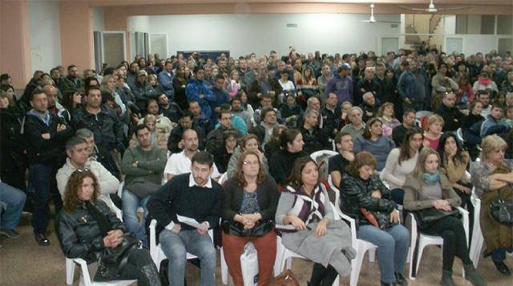Municipales ratificaron paro por tiempo indefinido si no cobran los sueldos