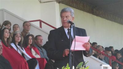 Juan Emilio Colombo hizo reclamos varios con Bucca, Mor�n y Mosca en el palco